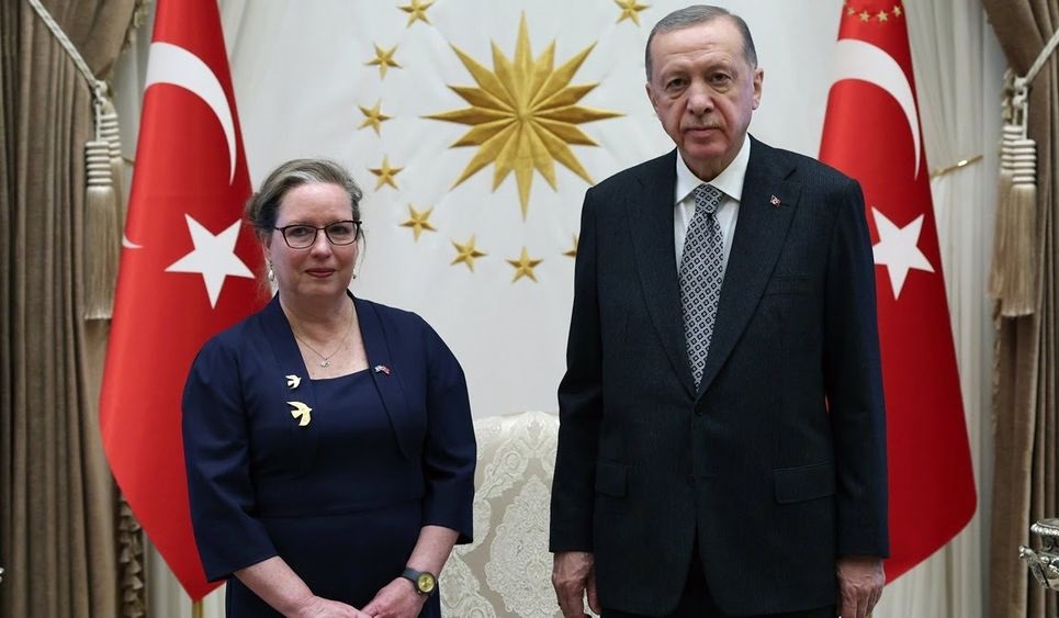 Izraeli terheq diplomatet nga Turqia